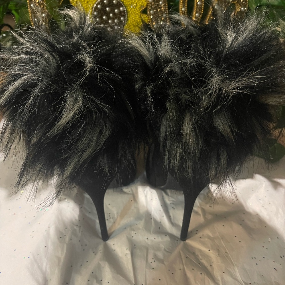 Elegant Black Fur-Trimmed Women's Boots - Picture 4 of 8